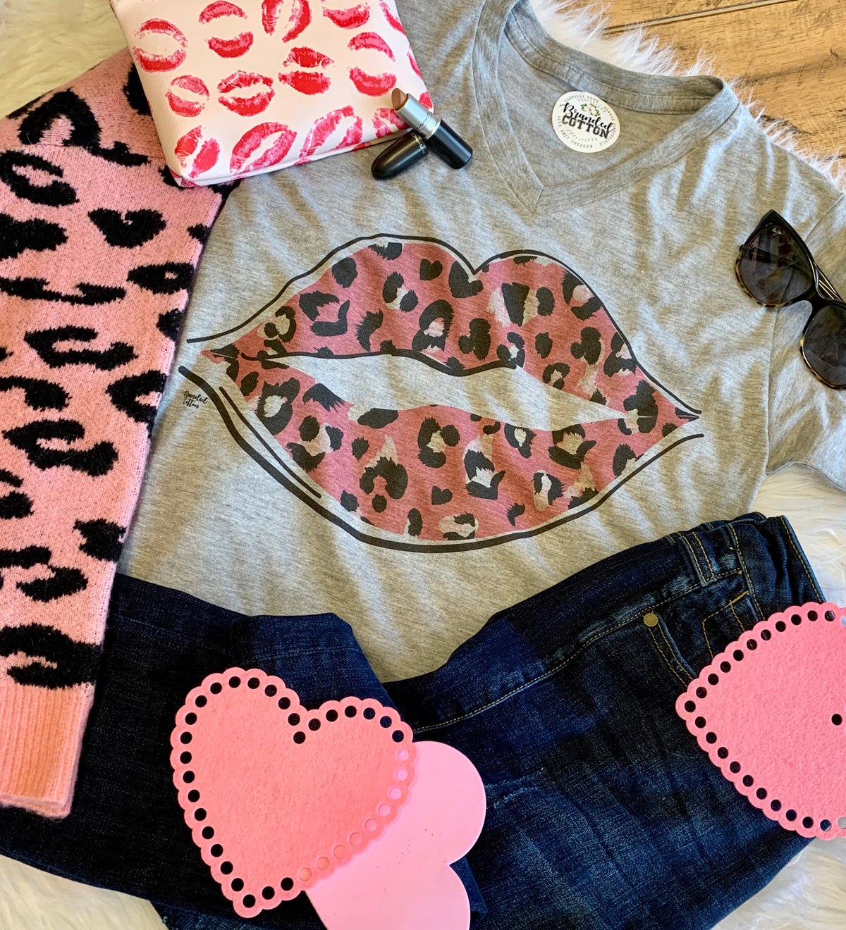 Leopard Kiss
